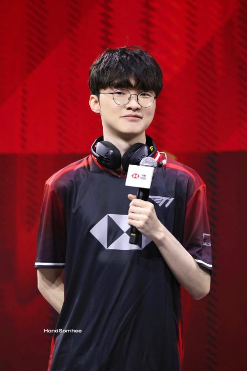 里程碑：FoFo达成LPL 400出场成就